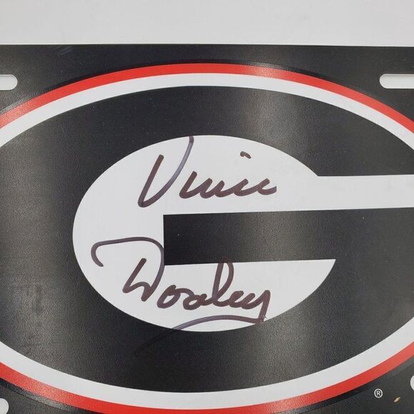 Vince Dooley Signed License Plate Plastic UGA Georgia Bulldogs - Picture 2 of 3